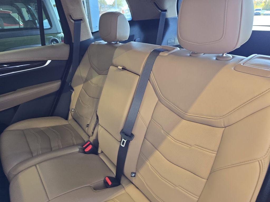 used 2022 Cadillac XT6 car, priced at $36,540