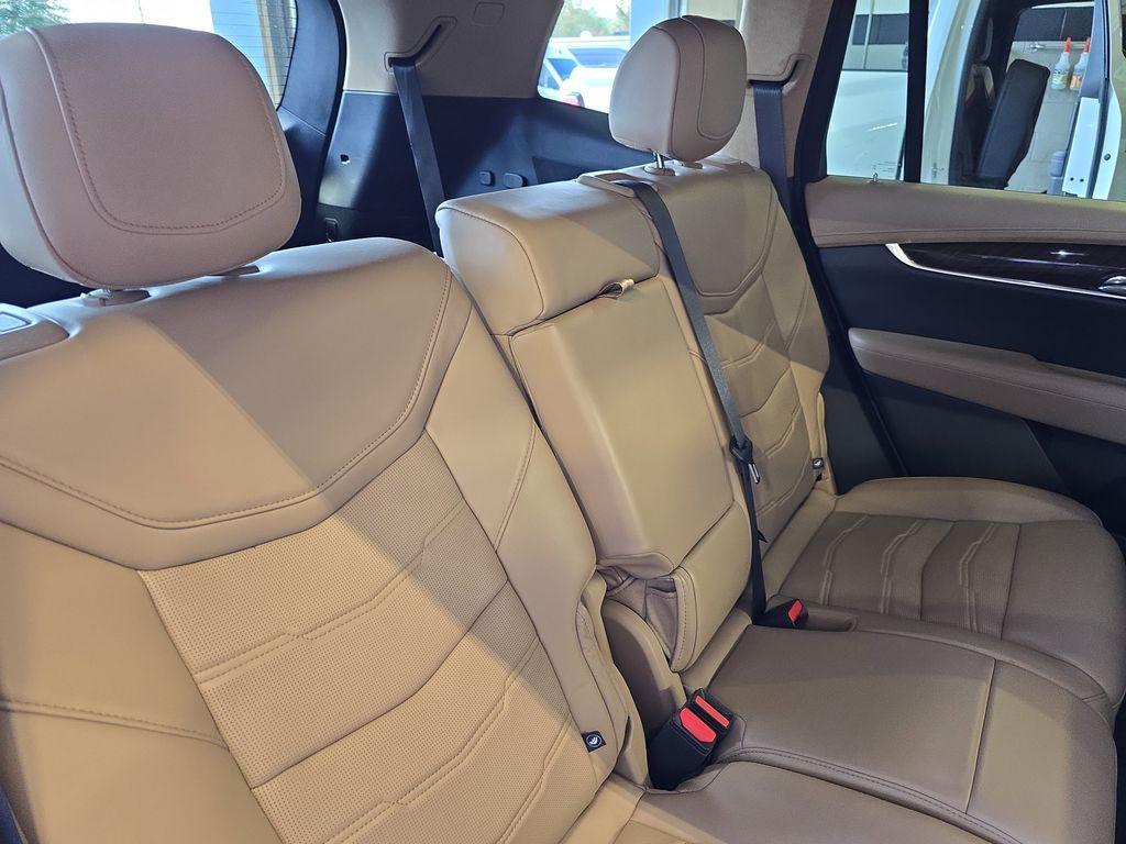 used 2022 Cadillac XT6 car, priced at $36,540