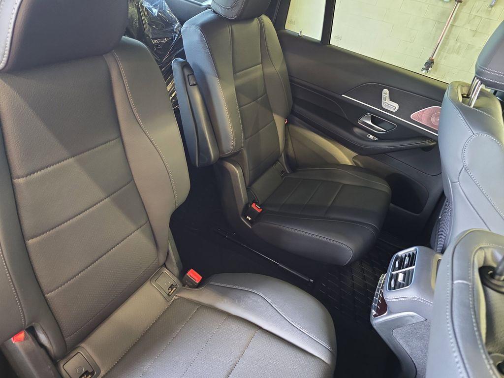 new 2025 Mercedes-Benz GLS 450 car, priced at $91,945