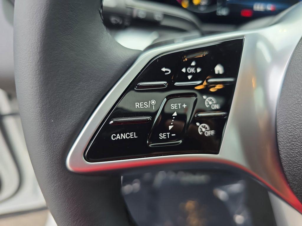 new 2025 Mercedes-Benz GLB 250 car, priced at $47,195