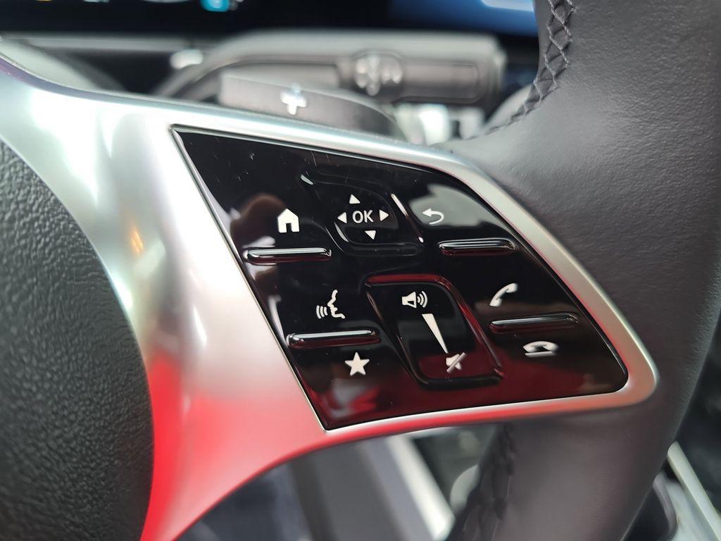 new 2025 Mercedes-Benz GLB 250 car, priced at $47,195