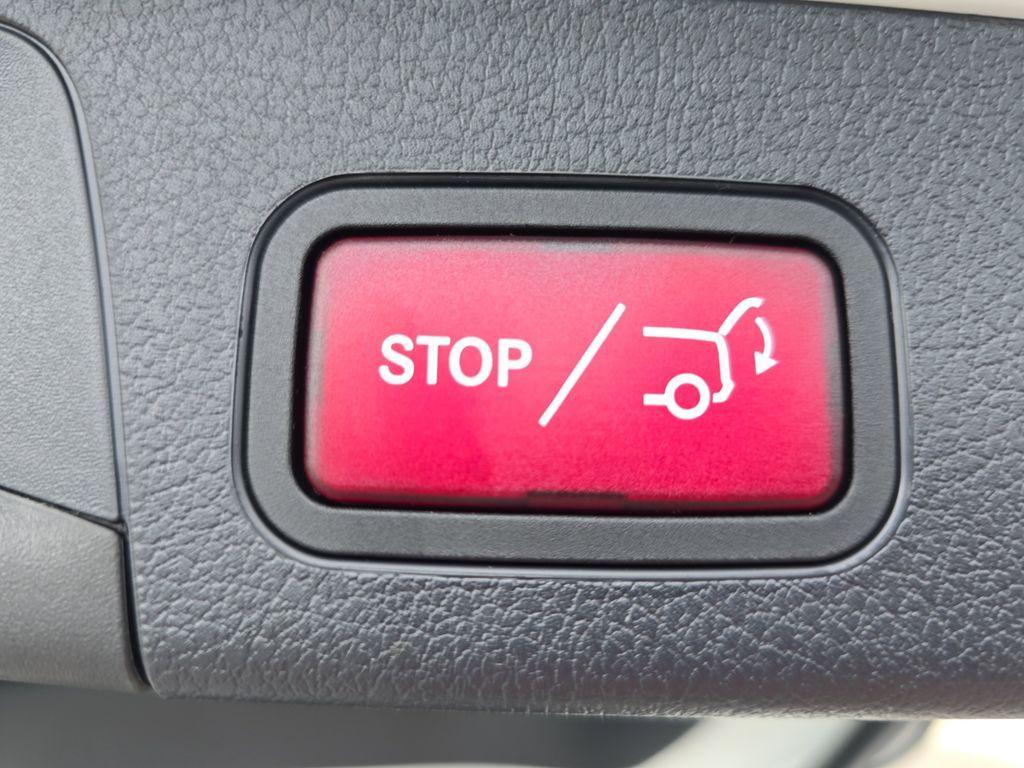 new 2025 Mercedes-Benz GLB 250 car, priced at $47,195