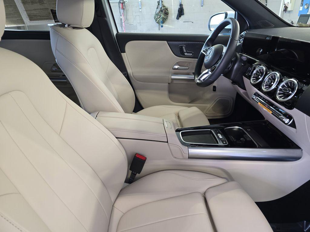 used 2025 Mercedes-Benz GLA 250 car, priced at $43,672