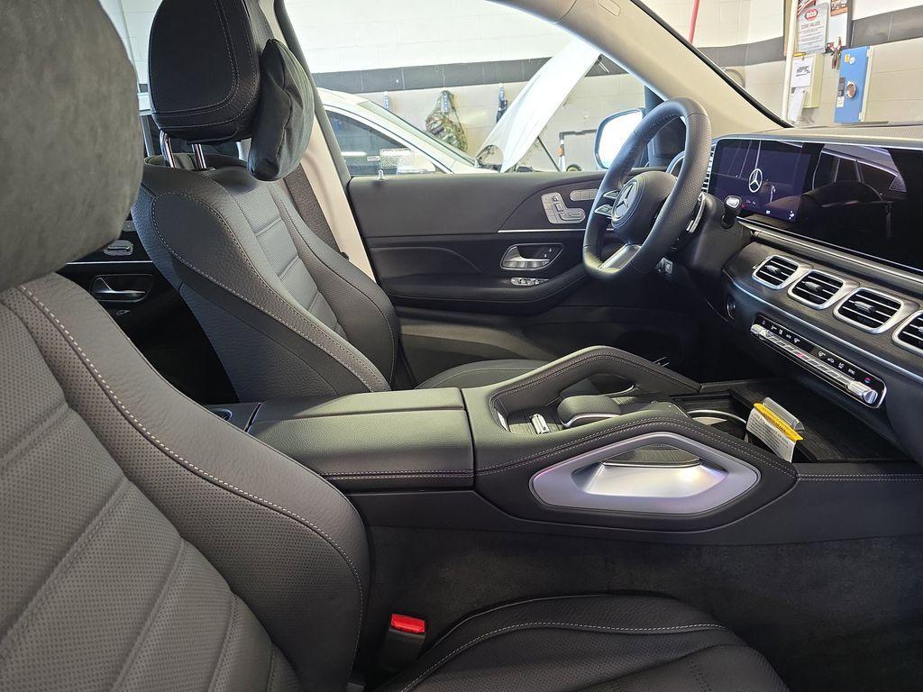 new 2026 Mercedes-Benz GLS 450 car, priced at $105,870