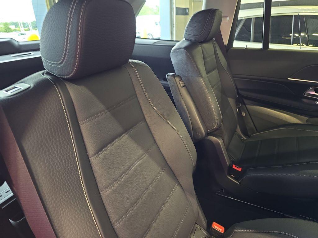new 2026 Mercedes-Benz GLS 450 car, priced at $105,870