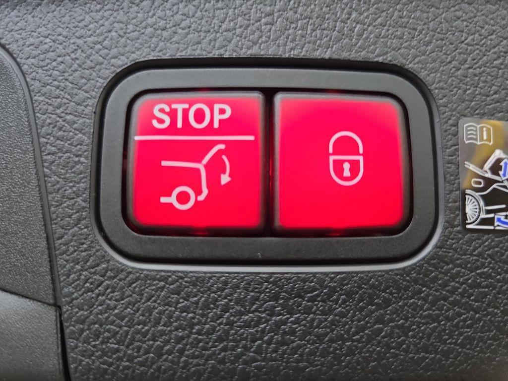 new 2026 Mercedes-Benz GLE 450 car, priced at $81,695