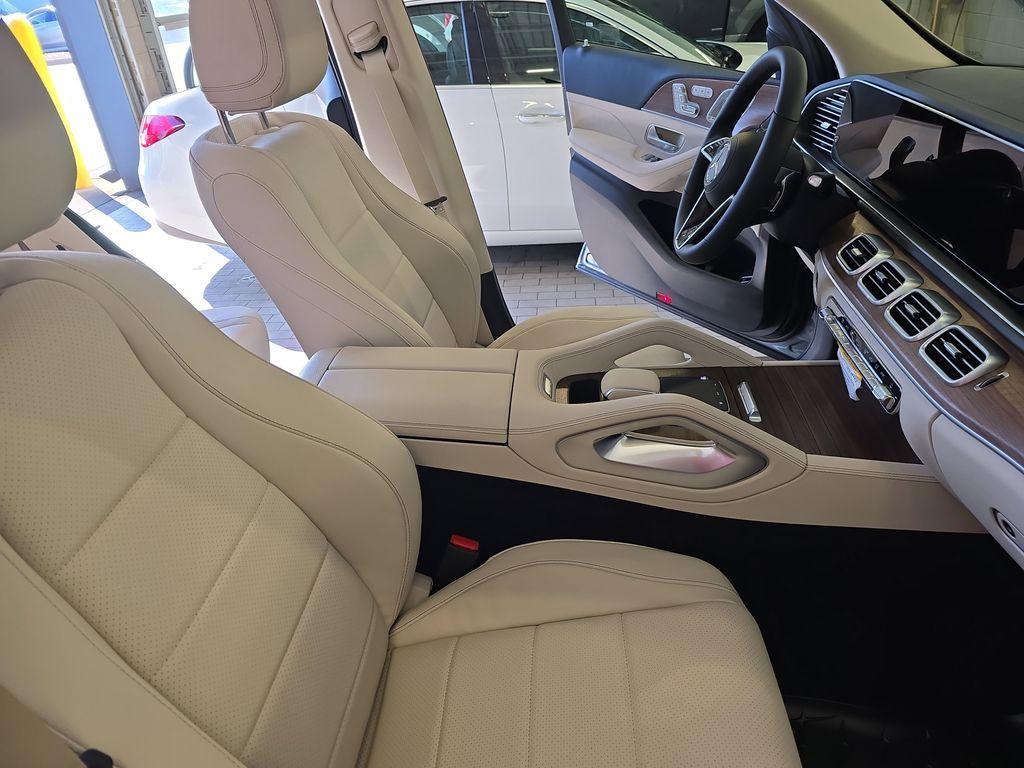 new 2026 Mercedes-Benz GLE 450 car, priced at $81,545