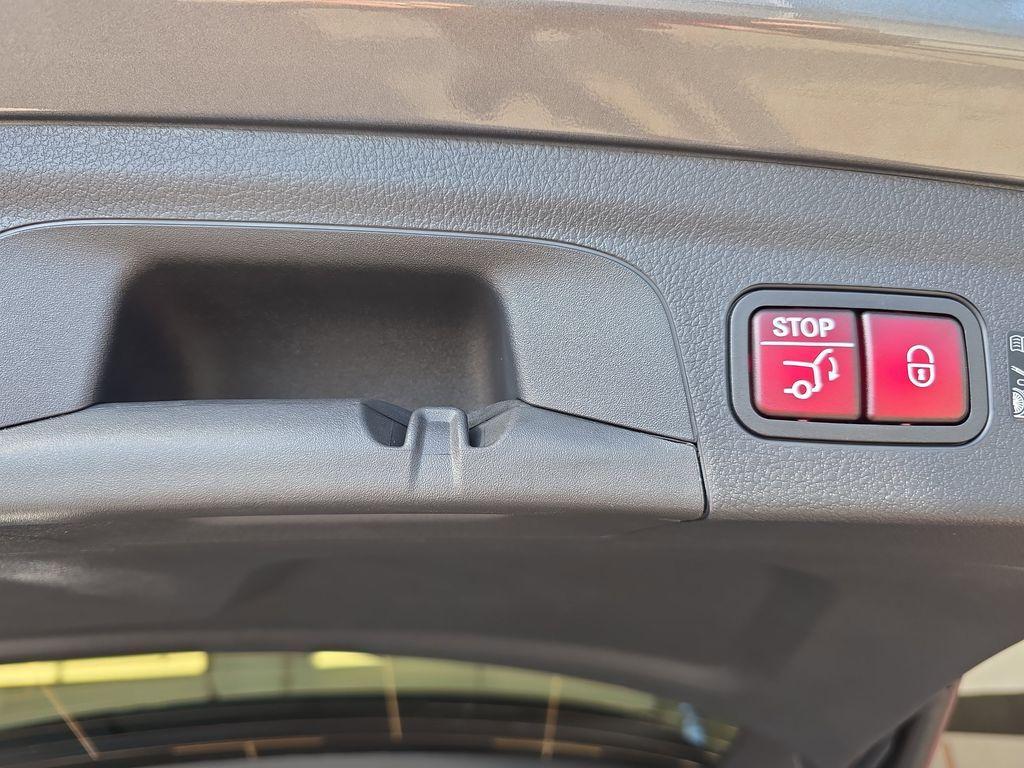 new 2026 Mercedes-Benz GLE 450 car, priced at $81,545