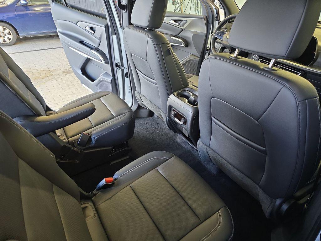 used 2025 Chevrolet Traverse car, priced at $41,499