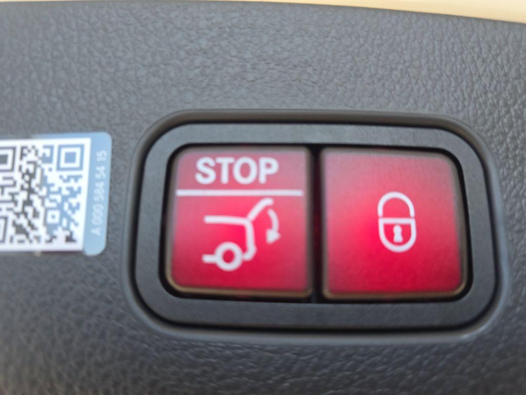 new 2026 Mercedes-Benz GLC 300 car, priced at $56,585