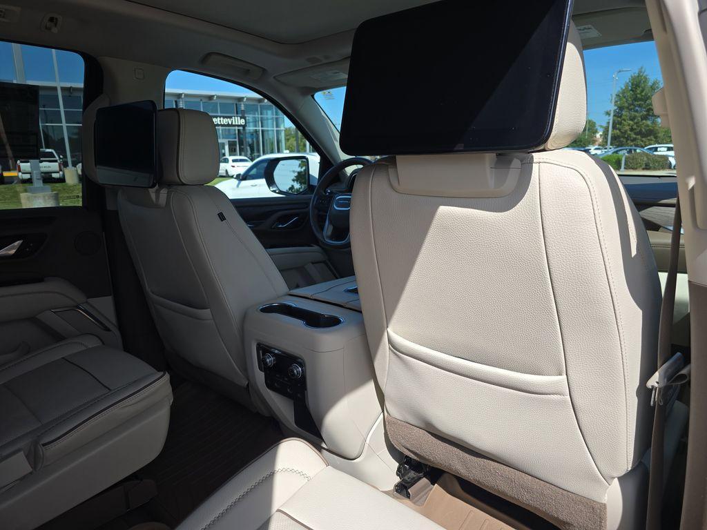 used 2021 GMC Yukon car, priced at $43,747
