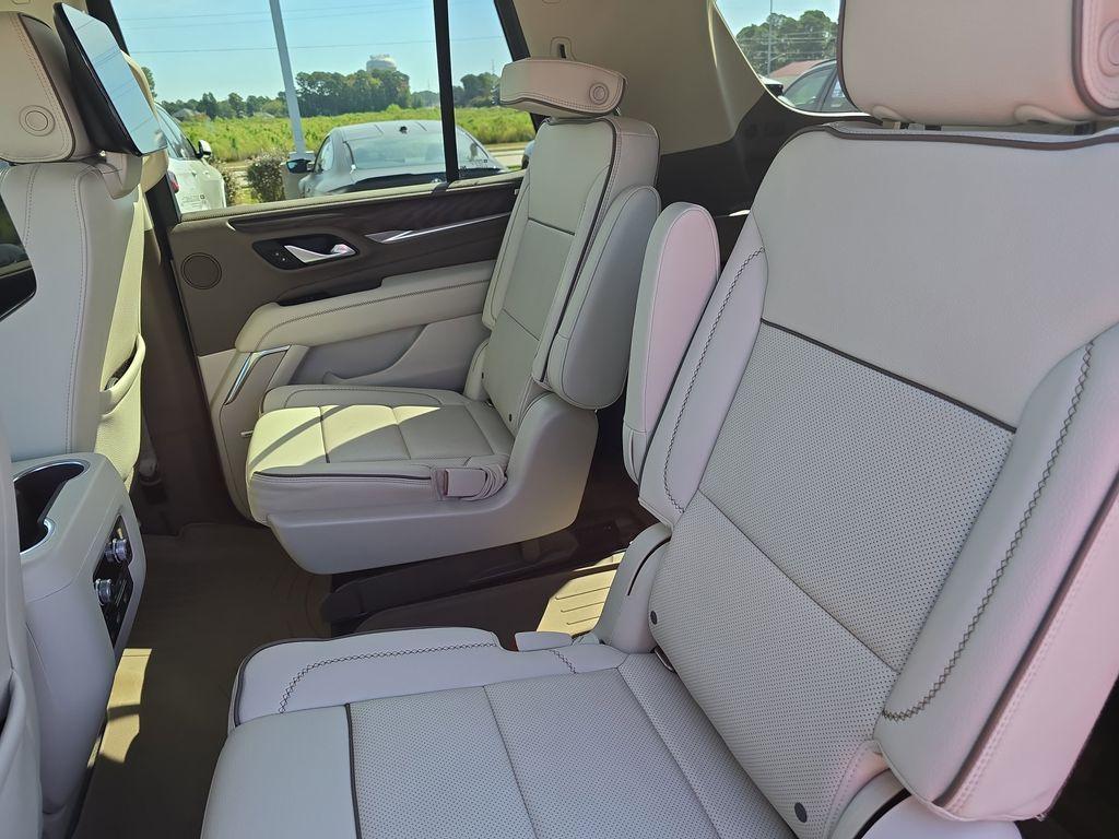 used 2021 GMC Yukon car, priced at $43,747