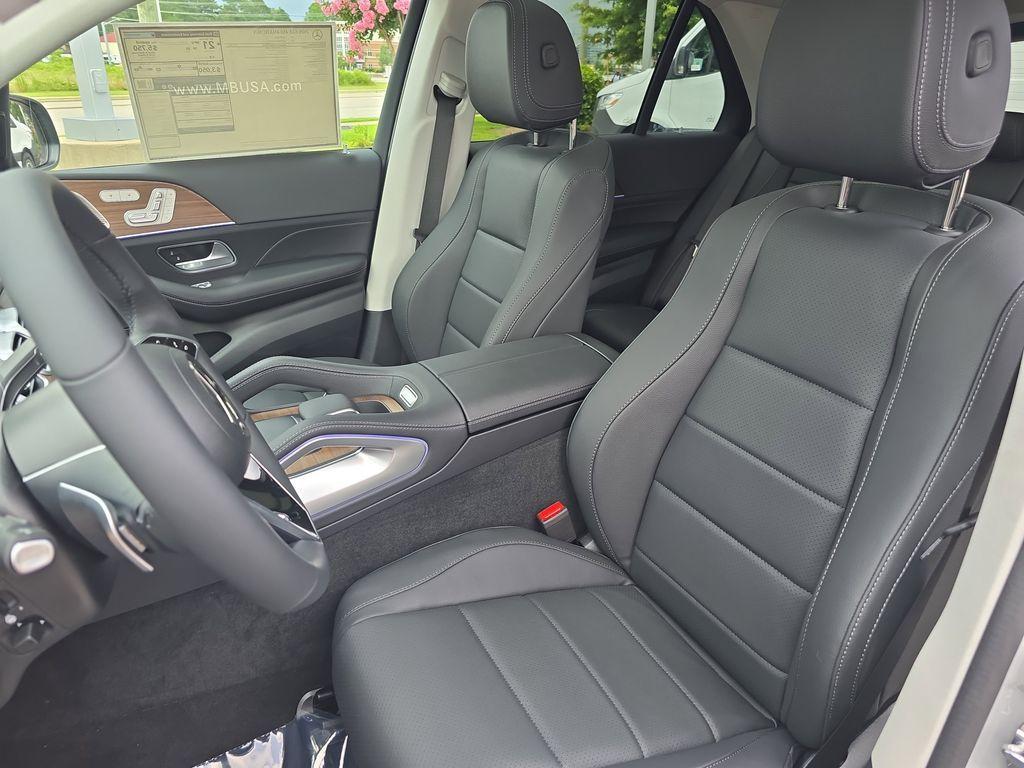 new 2025 Mercedes-Benz GLE 450 car, priced at $83,080