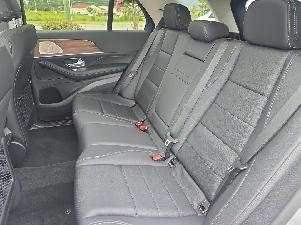 new 2025 Mercedes-Benz GLE 450 car, priced at $83,080