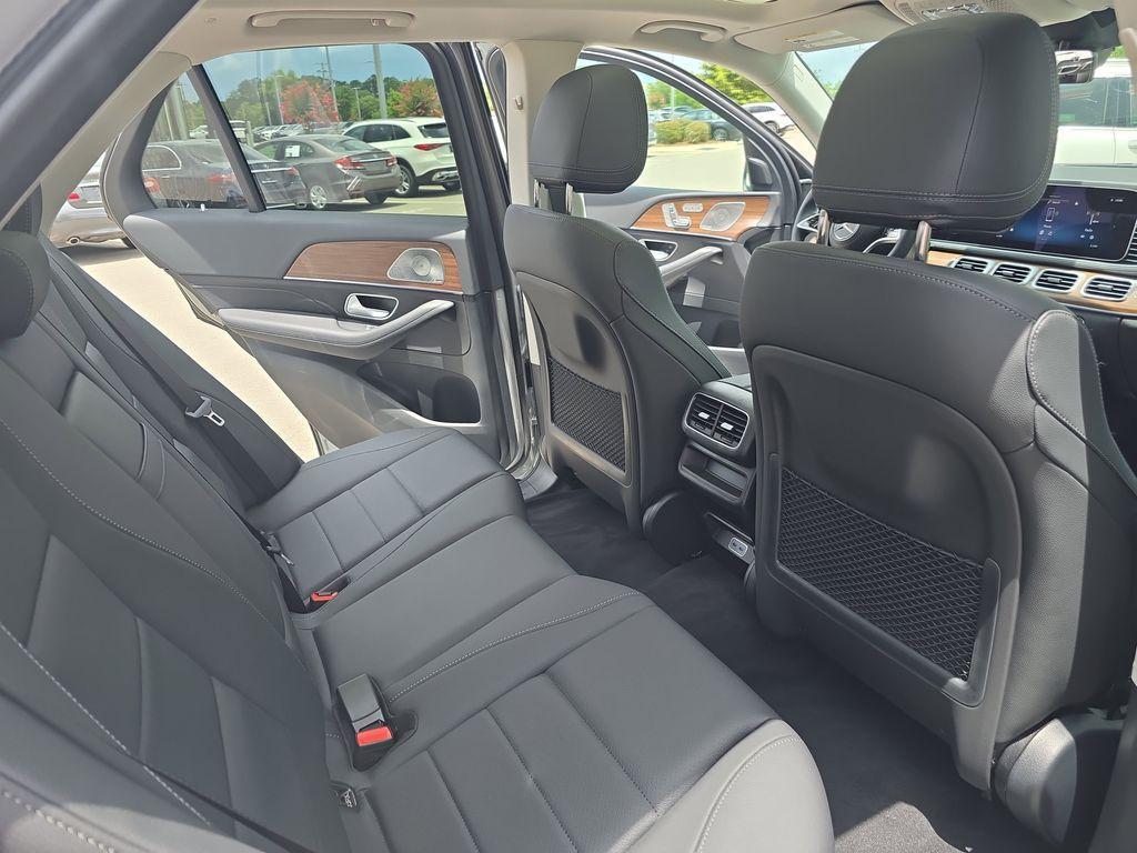 new 2025 Mercedes-Benz GLE 450 car, priced at $83,080