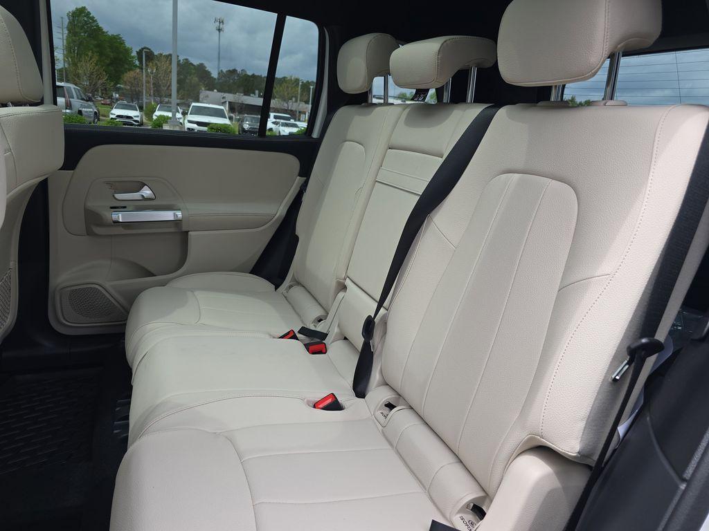 new 2025 Mercedes-Benz GLB 250 car, priced at $49,580