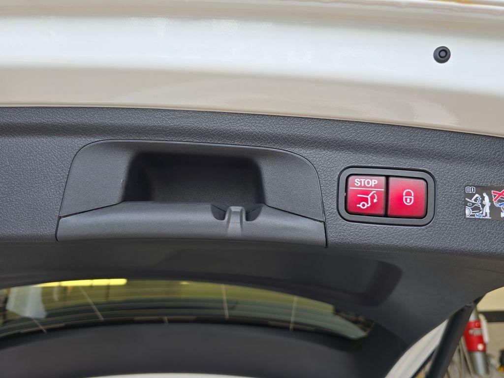 new 2026 Mercedes-Benz GLE 450 car, priced at $81,195