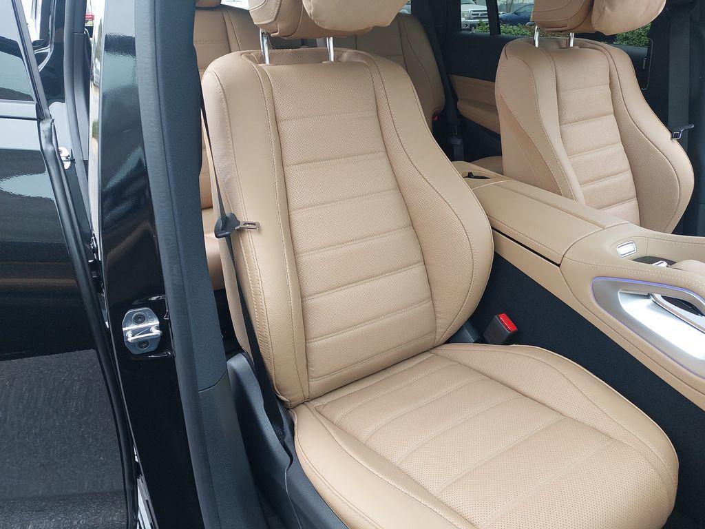 new 2025 Mercedes-Benz GLS 450 car, priced at $98,645