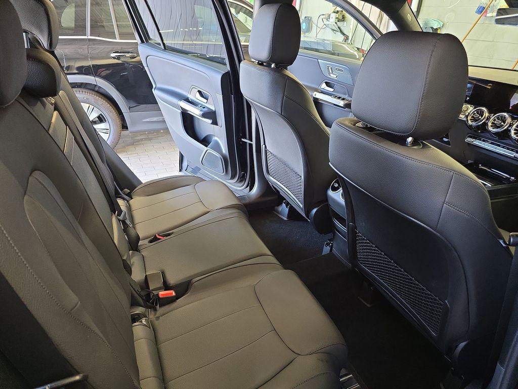 new 2025 Mercedes-Benz GLB 250 car, priced at $47,145