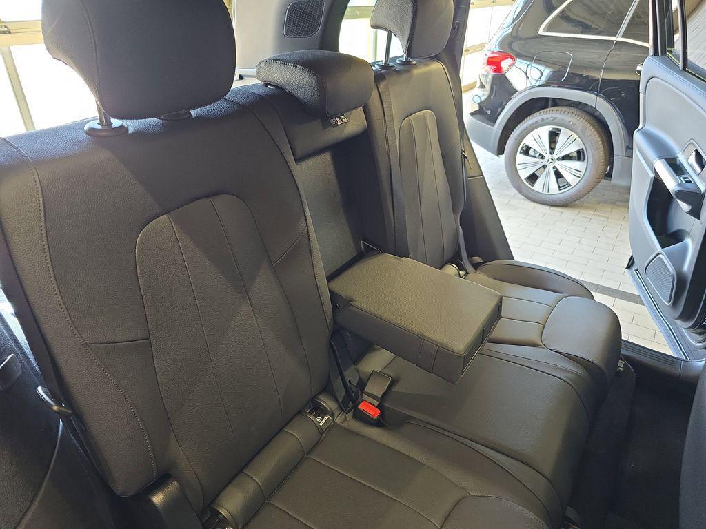 new 2025 Mercedes-Benz GLB 250 car, priced at $47,145