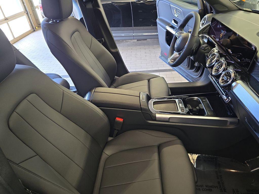 new 2025 Mercedes-Benz GLB 250 car, priced at $47,145