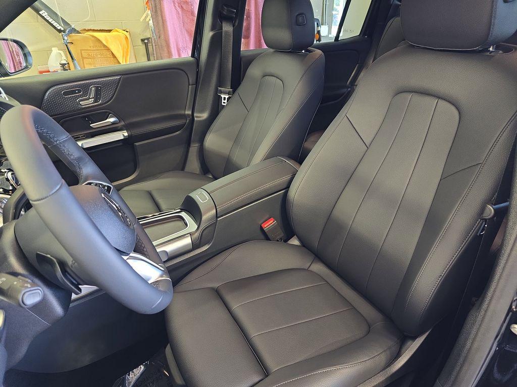 new 2025 Mercedes-Benz GLB 250 car, priced at $47,145