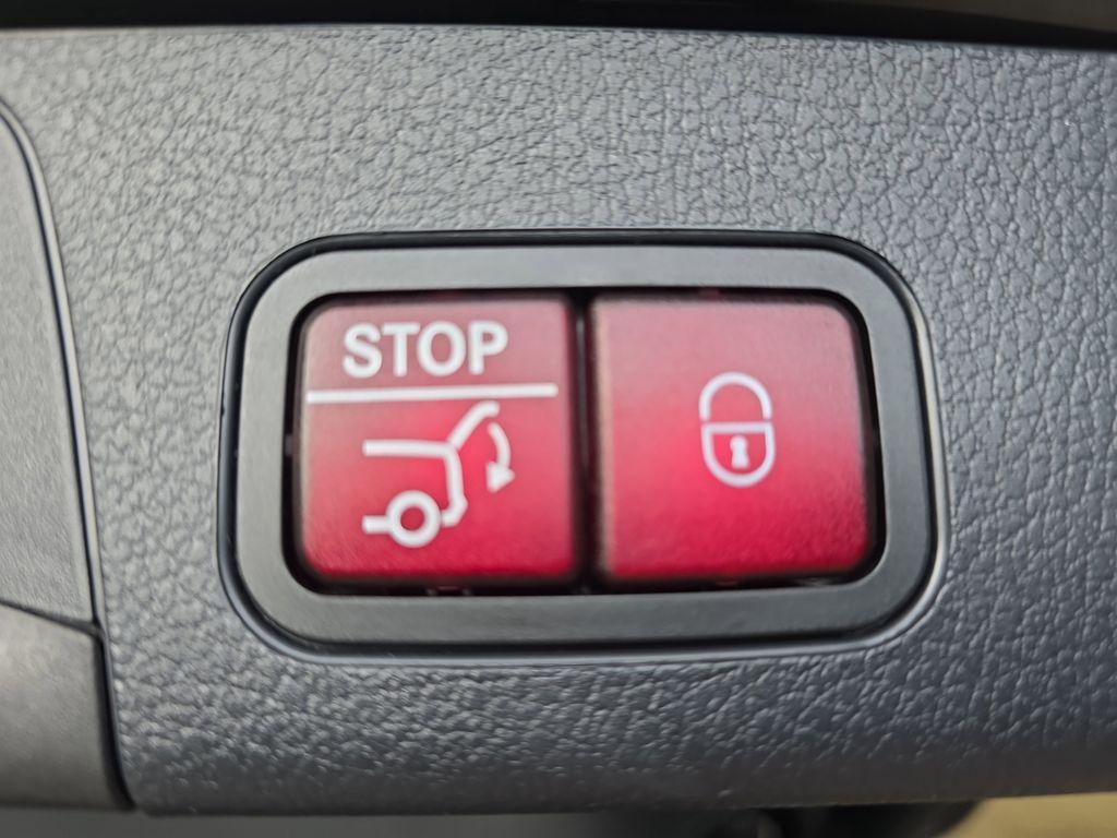 used 2025 Mercedes-Benz GLB 250 car, priced at $47,145