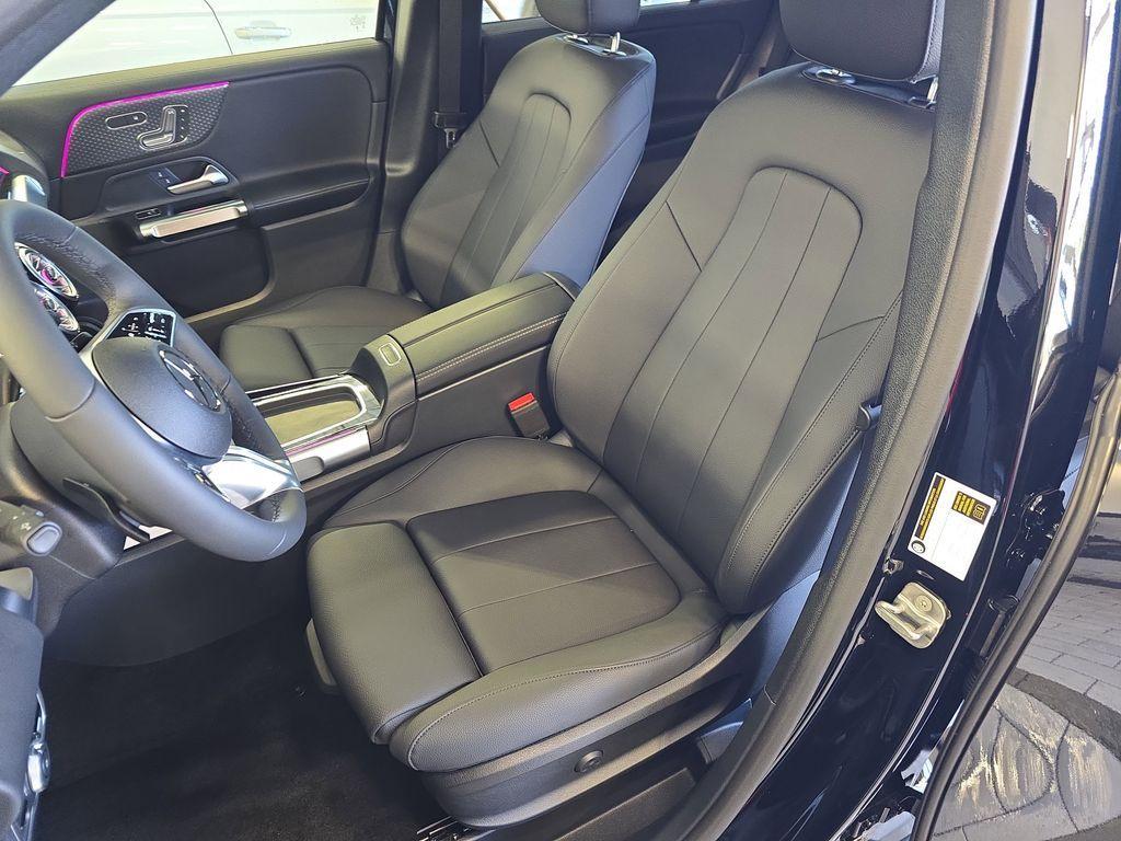 new 2025 Mercedes-Benz GLB 250 car, priced at $47,145