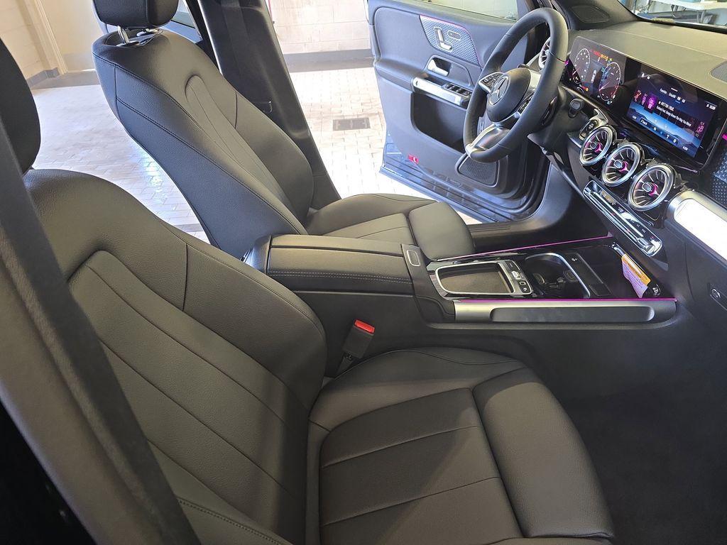new 2025 Mercedes-Benz GLB 250 car, priced at $47,145