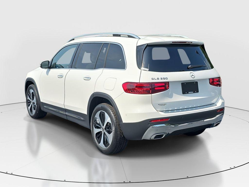 new 2025 Mercedes-Benz GLB 250 car, priced at $50,945