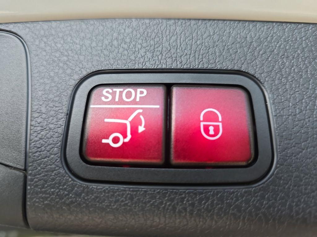 new 2025 Mercedes-Benz GLB 250 car, priced at $50,945