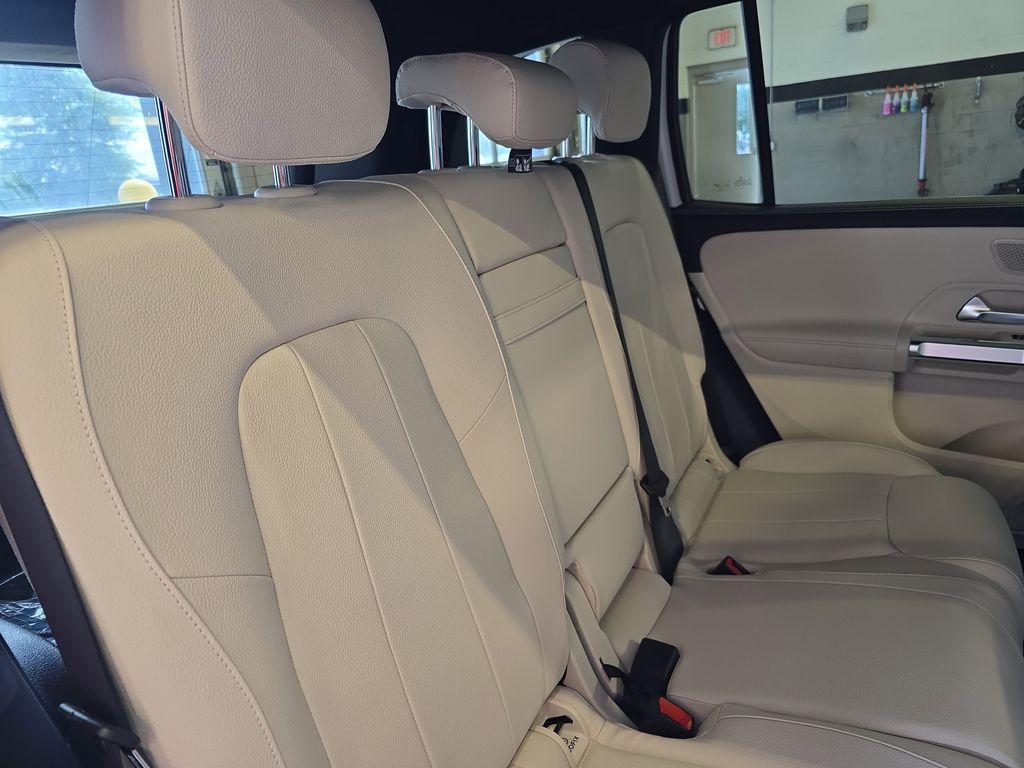 new 2025 Mercedes-Benz GLB 250 car, priced at $50,945
