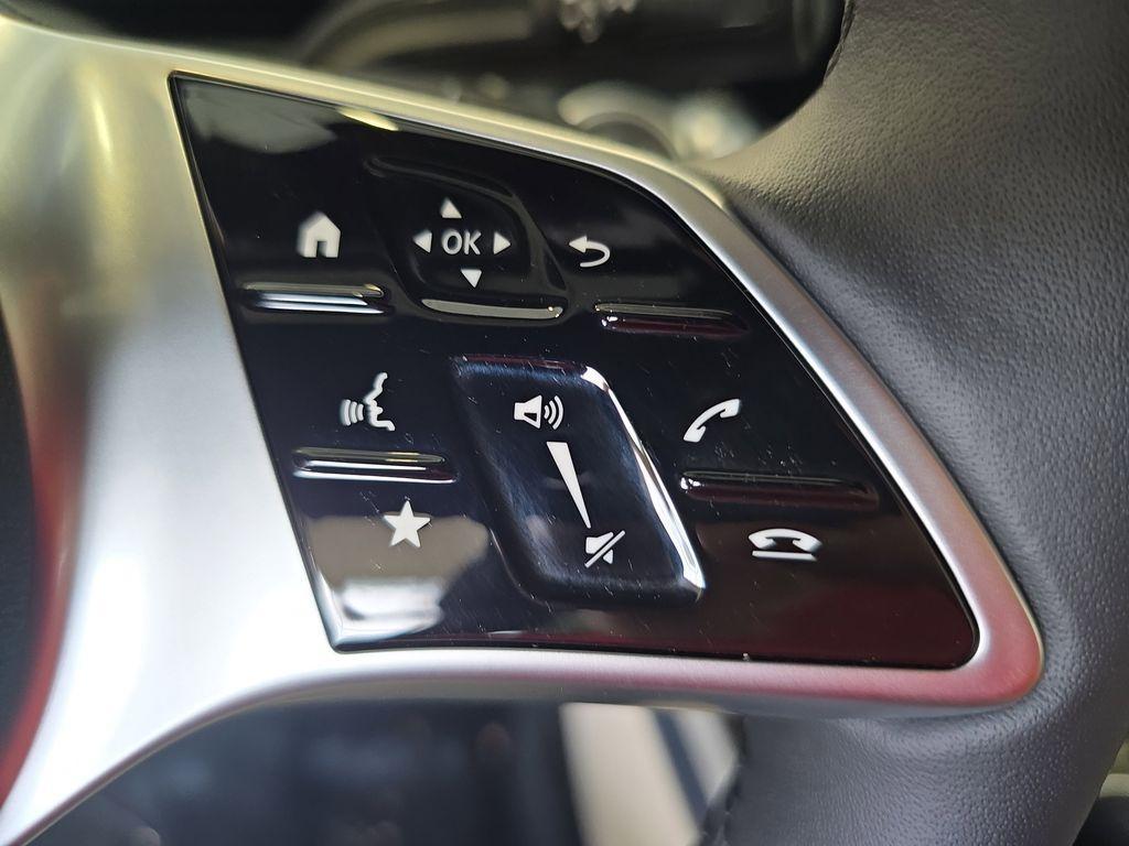 new 2025 Mercedes-Benz GLB 250 car, priced at $50,945