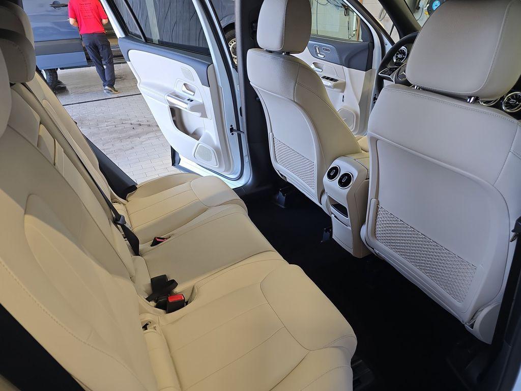 new 2025 Mercedes-Benz GLB 250 car, priced at $48,645