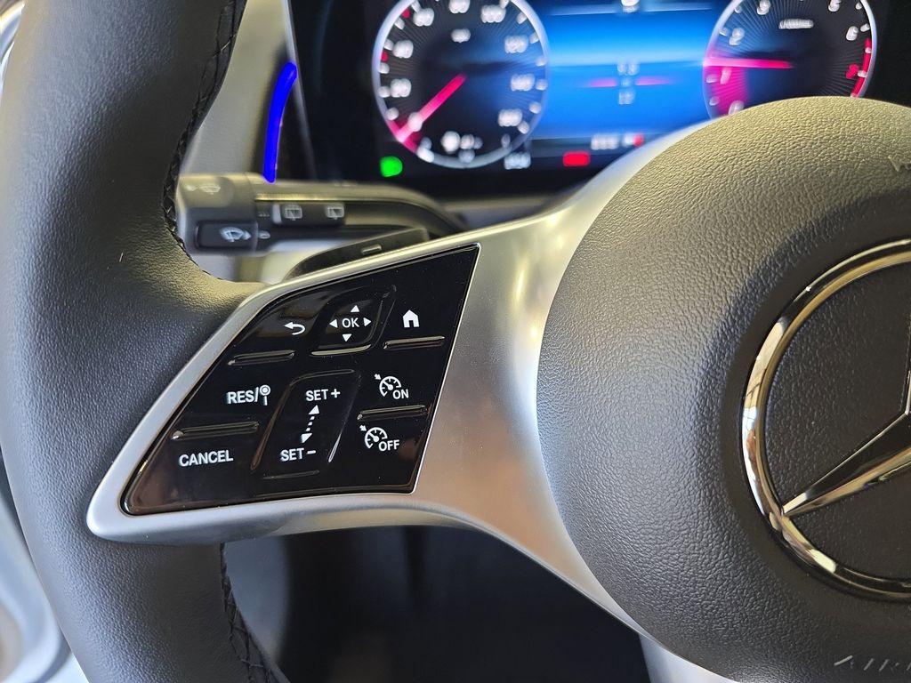 new 2025 Mercedes-Benz GLB 250 car, priced at $48,645