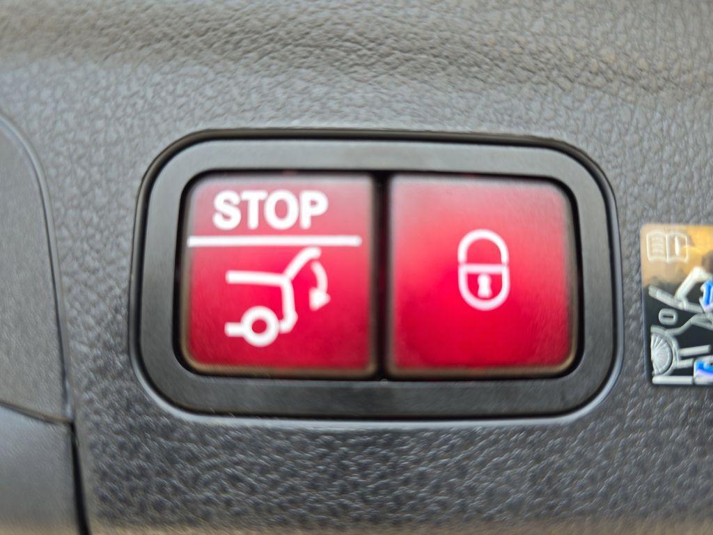 used 2025 Mercedes-Benz GLE 350 car, priced at $59,974