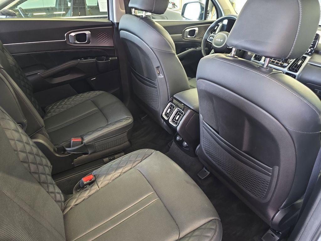 used 2022 Kia Sorento car, priced at $28,079