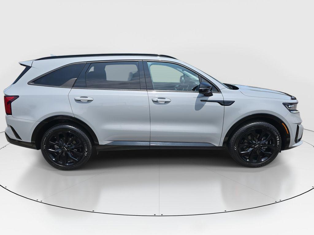 used 2022 Kia Sorento car, priced at $28,079