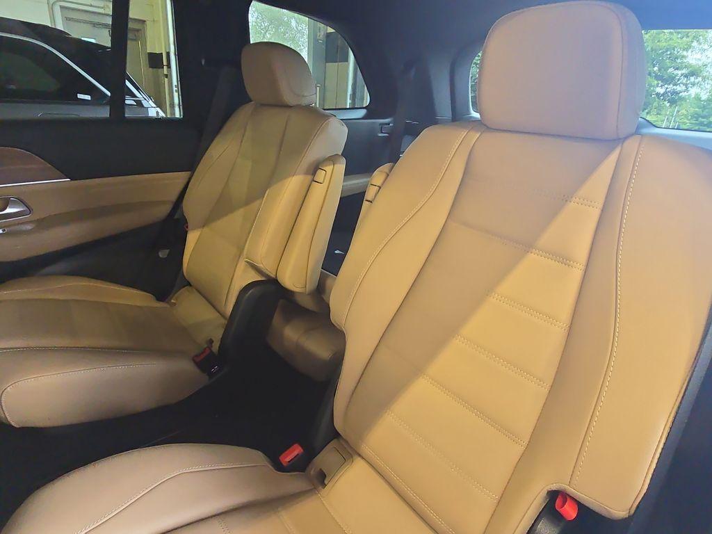 new 2025 Mercedes-Benz GLS 580 car, priced at $120,865
