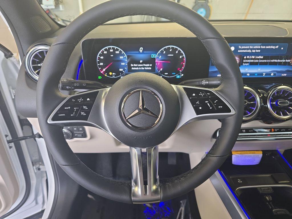 new 2025 Mercedes-Benz GLB 250 car, priced at $49,580