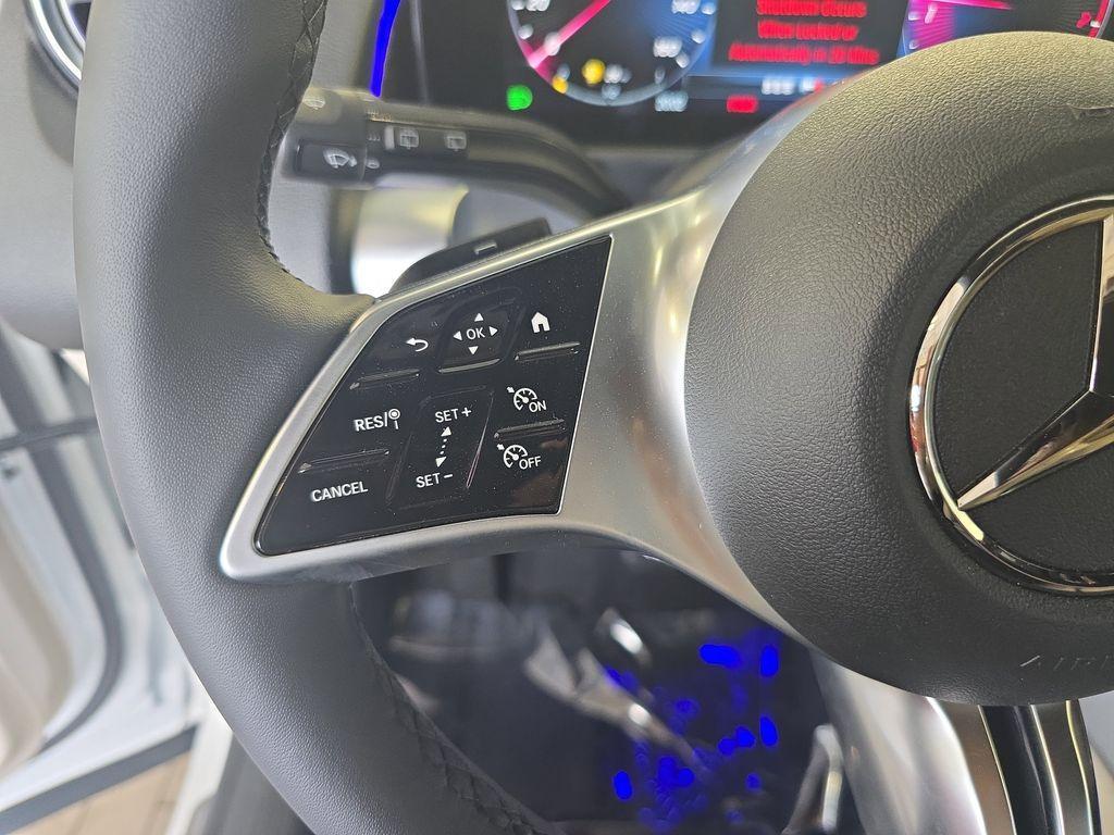 new 2025 Mercedes-Benz GLB 250 car, priced at $49,580