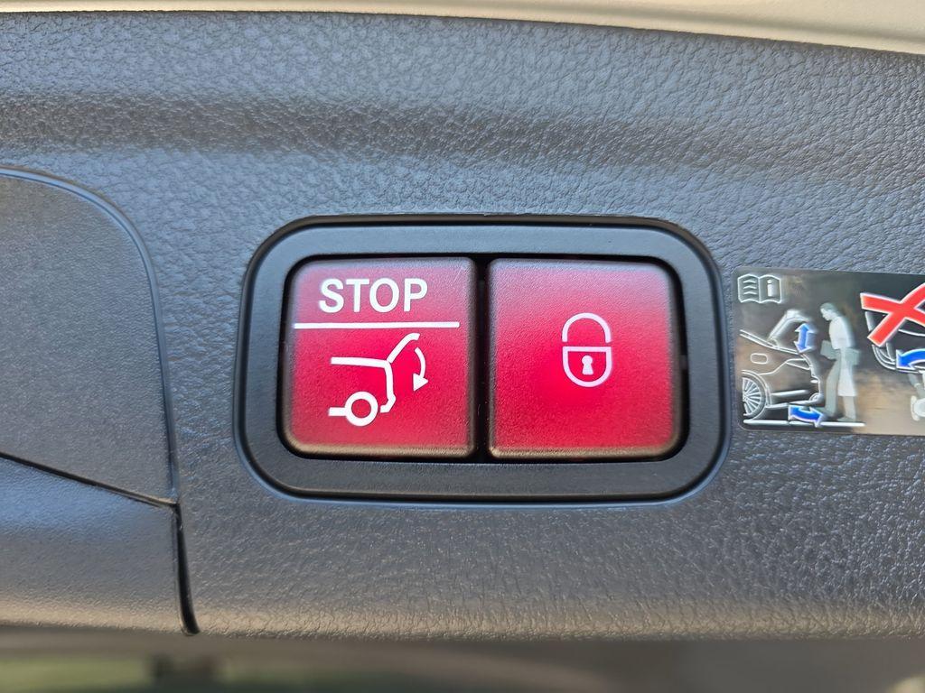 new 2025 Mercedes-Benz GLE 350 car, priced at $74,215