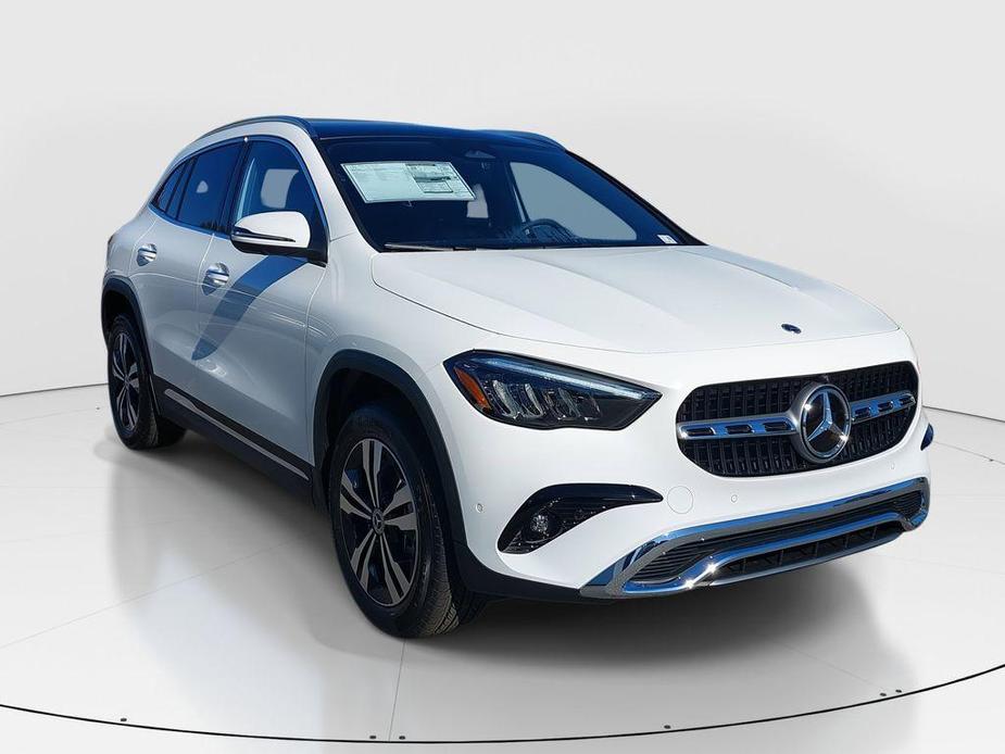 new 2025 Mercedes-Benz GLA 250 car, priced at $49,215