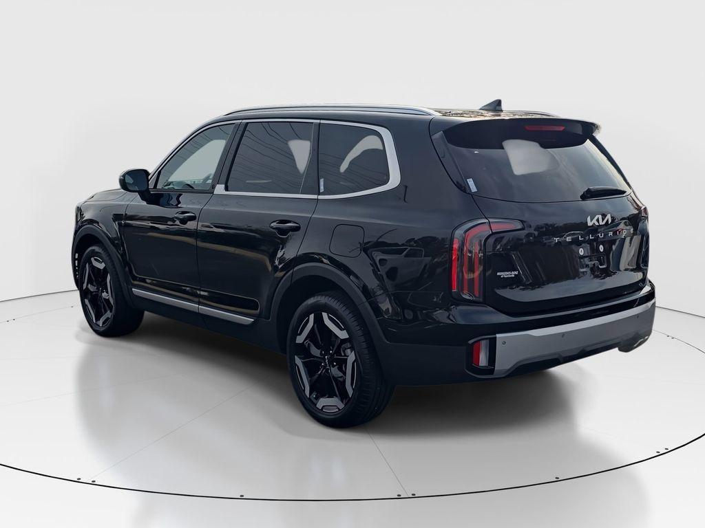 used 2024 Kia Telluride car, priced at $37,002