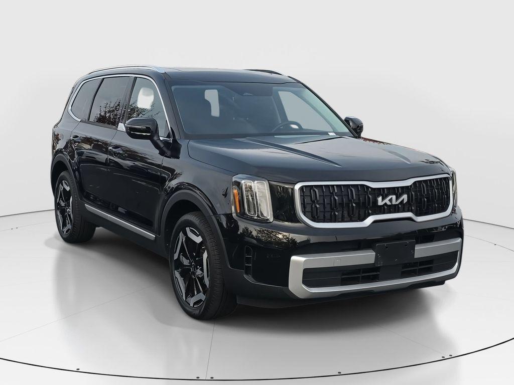 used 2024 Kia Telluride car, priced at $37,002