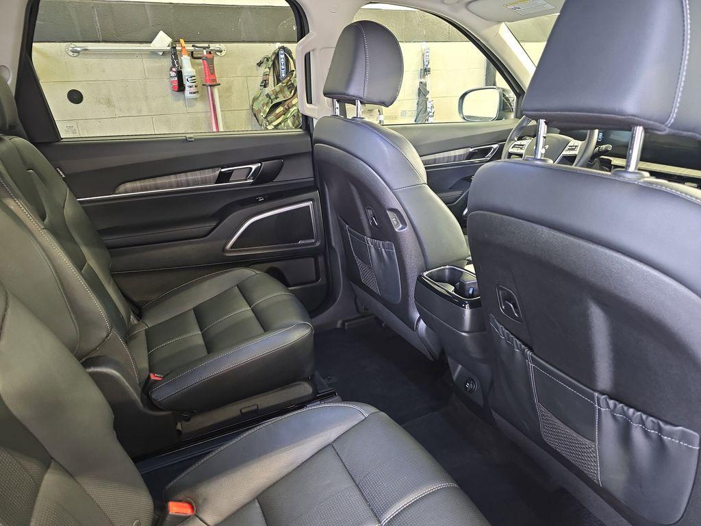 used 2024 Kia Telluride car, priced at $37,002
