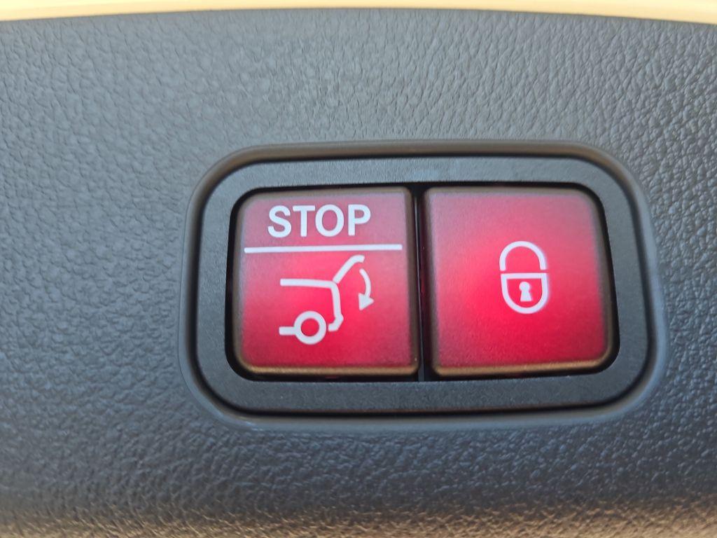 new 2026 Mercedes-Benz GLC 300 car, priced at $59,775