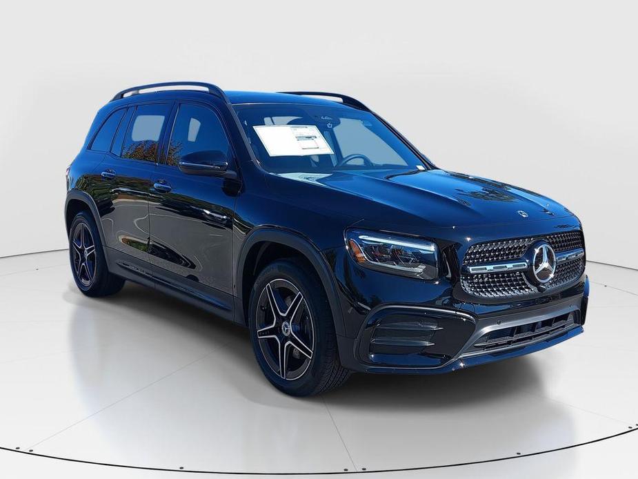 new 2025 Mercedes-Benz GLB 250 car, priced at $55,310