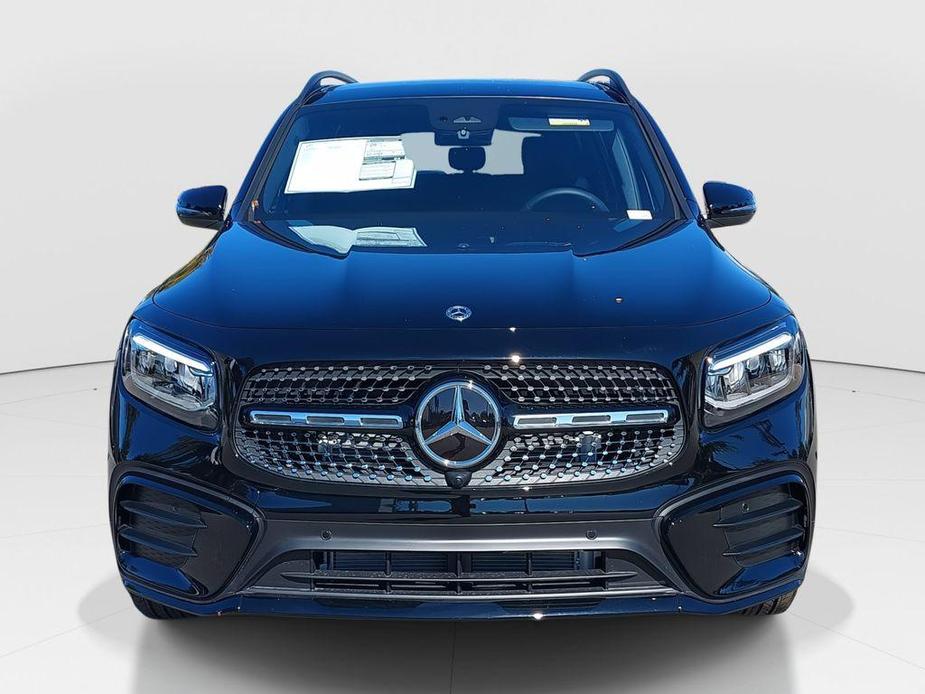 new 2025 Mercedes-Benz GLB 250 car, priced at $55,310