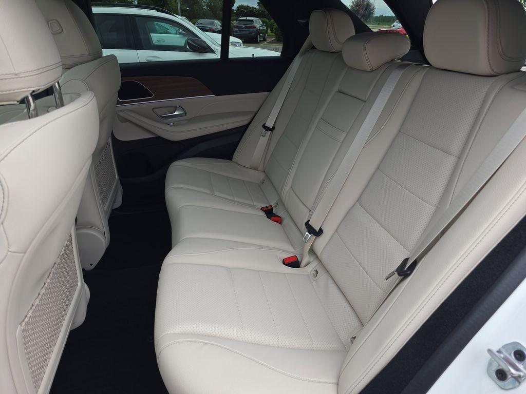 new 2025 Mercedes-Benz GLE 450 car, priced at $73,745